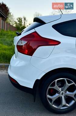 Хетчбек Ford Focus 2014 в 