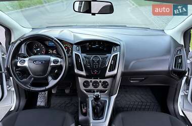 Хетчбек Ford Focus 2014 в 