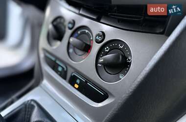 Хетчбек Ford Focus 2014 в 