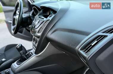 Хетчбек Ford Focus 2014 в 