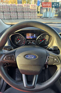 Седан Ford Focus 2016 в 