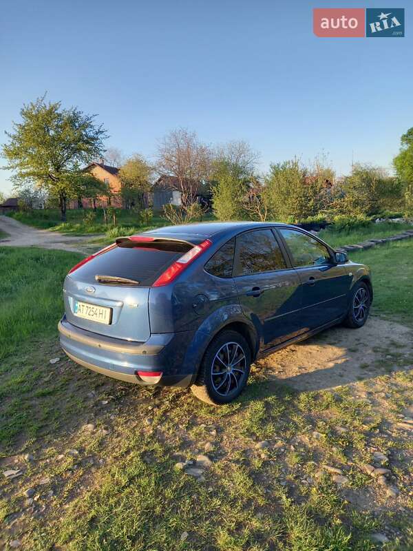 Хэтчбек Ford Focus 2007 в Болехове