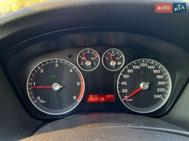 Хэтчбек Ford Focus 2007 в Болехове