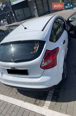 Хэтчбек Ford Focus 2013 в 