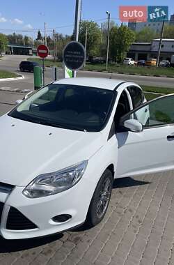 Хэтчбек Ford Focus 2013 в 