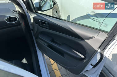 Хетчбек Ford Focus 2011 в 
