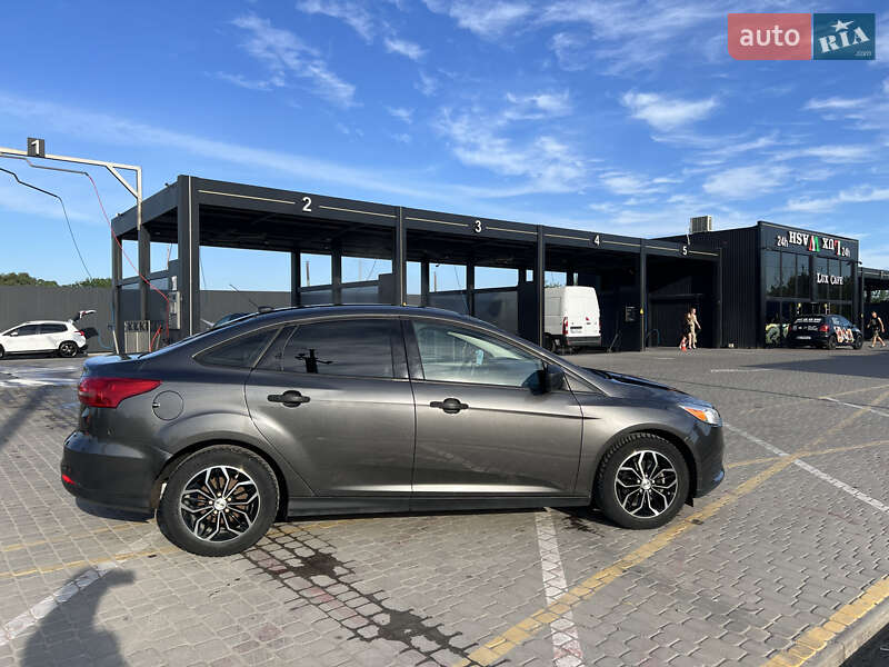 Седан Ford Focus 2017 в Львове