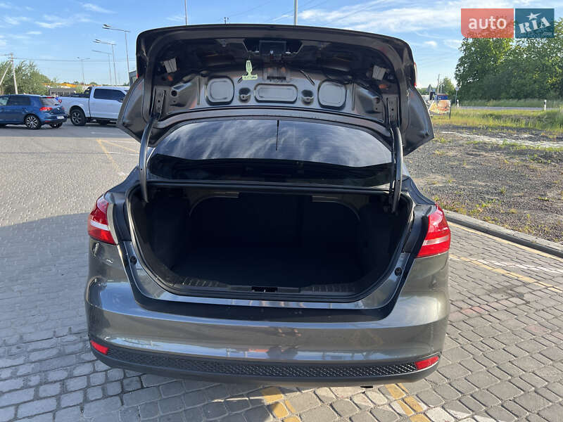 Седан Ford Focus 2017 в Львове