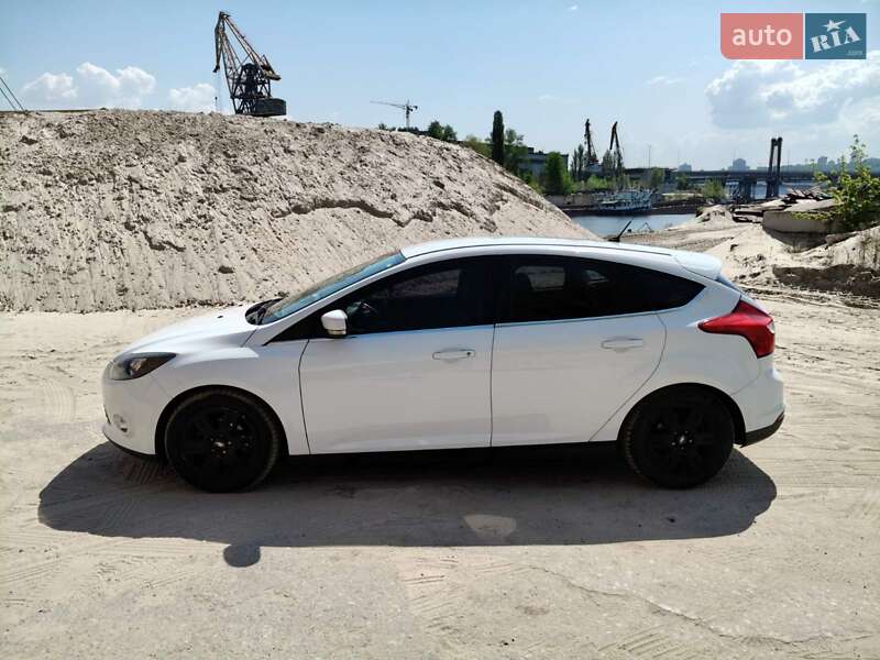 Хэтчбек Ford Focus 2014 в Киеве
