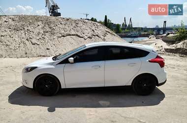 Хэтчбек Ford Focus 2014 в 