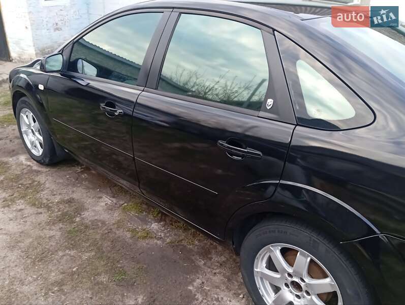 Седан Ford Focus 2006 в Краснограде