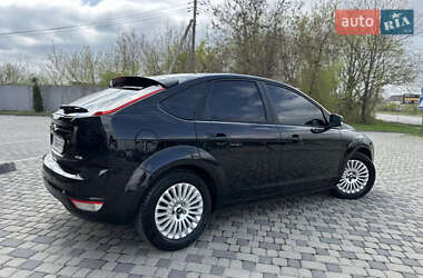 Хэтчбек Ford Focus 2010 в 