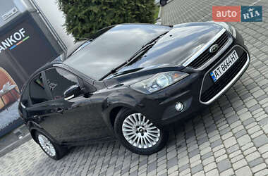 Хэтчбек Ford Focus 2010 в 