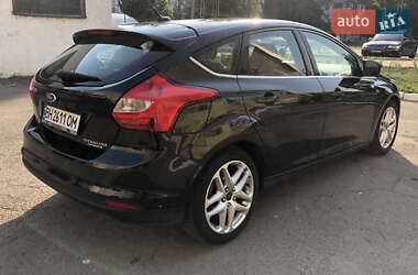 Хэтчбек Ford Focus 2013 в 