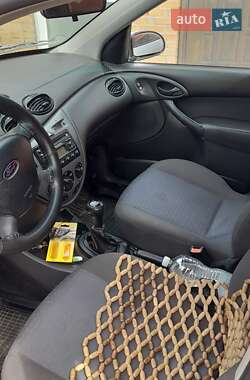 Хэтчбек Ford Focus 2004 в 