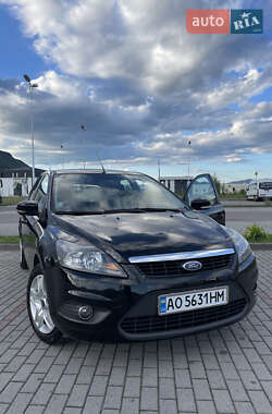 Хетчбек Ford Focus 2010 в 