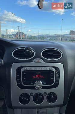Хетчбек Ford Focus 2010 в 