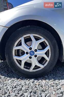 Седан Ford Focus 2010 в 