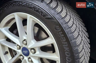 Хэтчбек Ford Focus 2015 в 