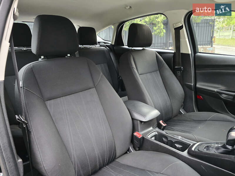 Хэтчбек Ford Focus 2015 в Киеве