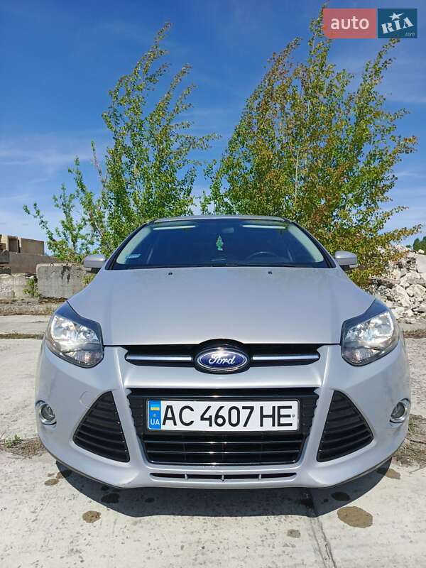 Хэтчбек Ford Focus 2014 в 