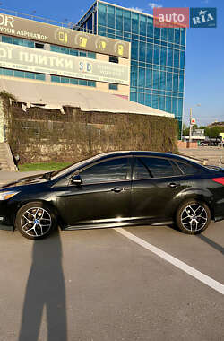 Седан Ford Focus 2015 в 