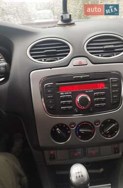 Универсал Ford Focus 2011 в 