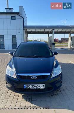 Седан Ford Focus 2008 в Комарному
