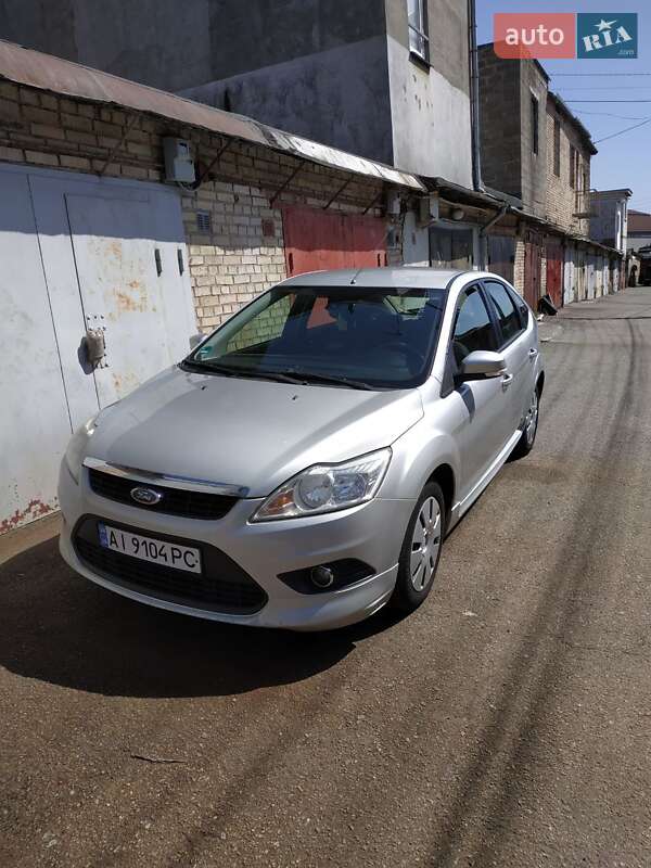 Хэтчбек Ford Focus 2008 в Киеве