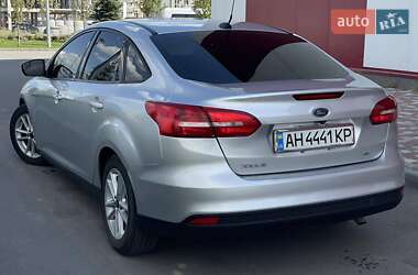 Седан Ford Focus 2015 в 