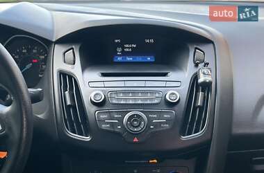 Седан Ford Focus 2015 в 