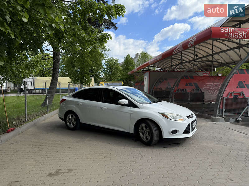 Седан Ford Focus 2014 в 