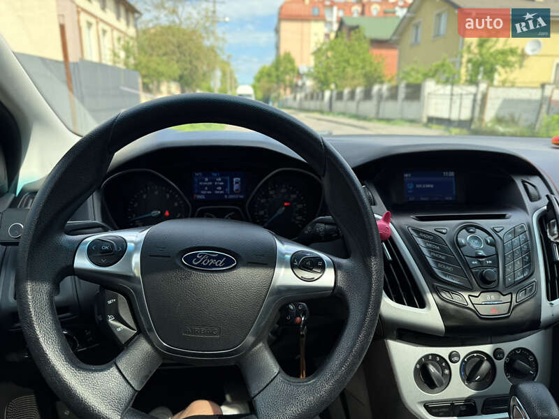 Седан Ford Focus 2014 в Каменке-Бугской