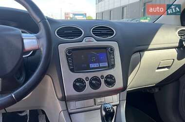 Хэтчбек Ford Focus 2009 в 