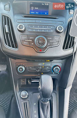 Седан Ford Focus 2016 в 