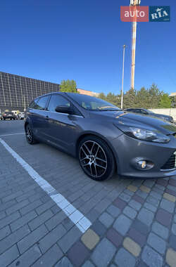Универсал Ford Focus 2012 в 