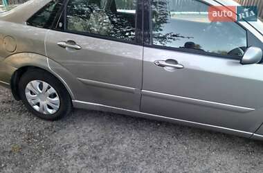 Седан Ford Focus 2003 в 
