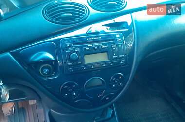 Седан Ford Focus 2003 в 