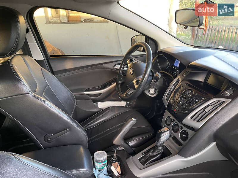 Хэтчбек Ford Focus 2014 в Вышгороде