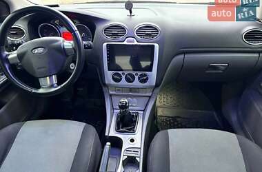 Седан Ford Focus 2010 в 