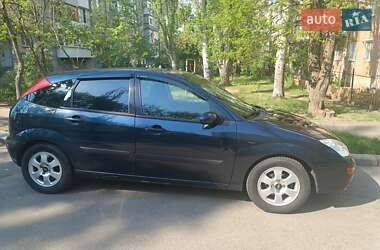 Хэтчбек Ford Focus 2001 в 