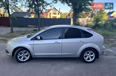 Хэтчбек Ford Focus 2010 в 