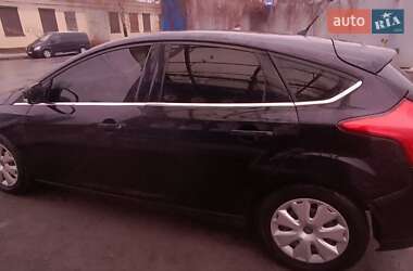 Хэтчбек Ford Focus 2013 в 