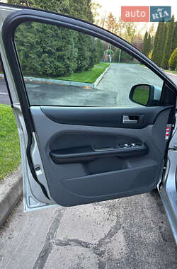 Хэтчбек Ford Focus 2009 в 