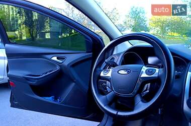Седан Ford Focus 2012 в 