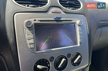 Седан Ford Focus 2010 в 