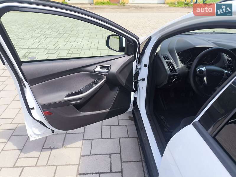 Универсал Ford Focus 2011 в Долине