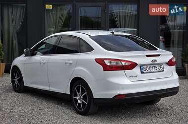 Седан Ford Focus 2011 в 