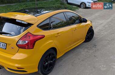 Хэтчбек Ford Focus 2013 в 
