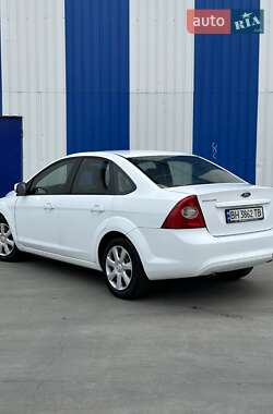 Седан Ford Focus 2010 в 